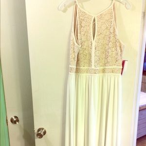 David’s bridal prom gown new with tags size 16